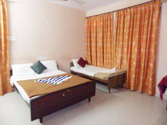 Lawande Guest House, Goa 2